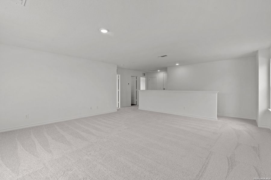 Spacious, unfurnished interior of a new home in Vista Real, Converse (Image 25).