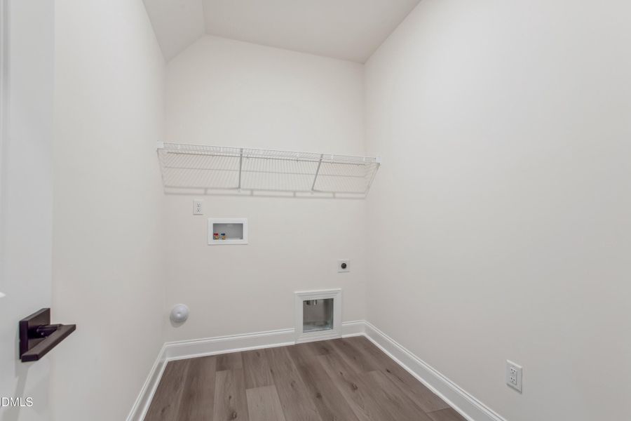 Roanoke - BTS 43 - interiors-laundry-_mg