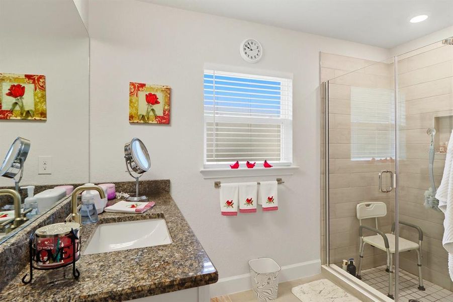 Furnished interior view inside a new home in , Dunnellon (Image 19).