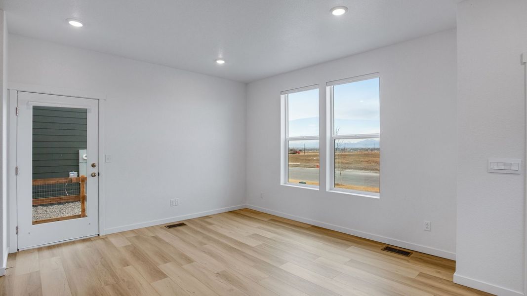 Spacious, unfurnished interior of a new home in Tailholt, Severance (Image 13).