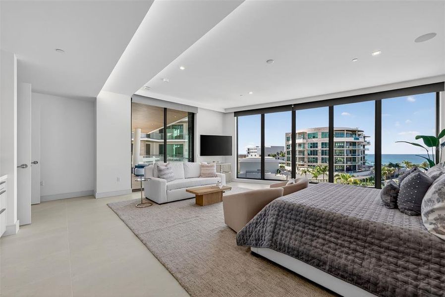 Furnished interior view inside a new home in , Longboat Key (Image 11).