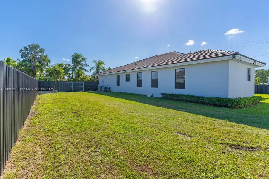 Exterior details of a home in Century Royal Homes, Homestead (Image 14).