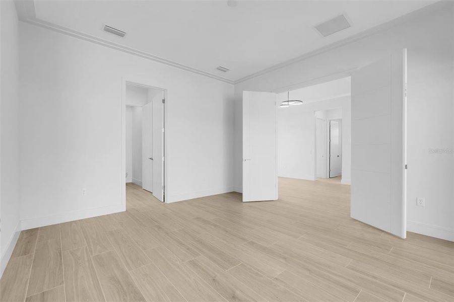 Spacious, unfurnished interior of a new home in Hampton Green at Providence, Davenport (Image 29).