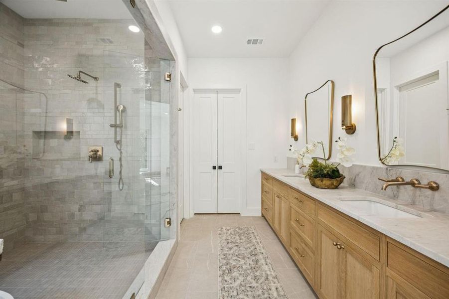 Furnished interior view inside a new home in , Dallas (Image 6).