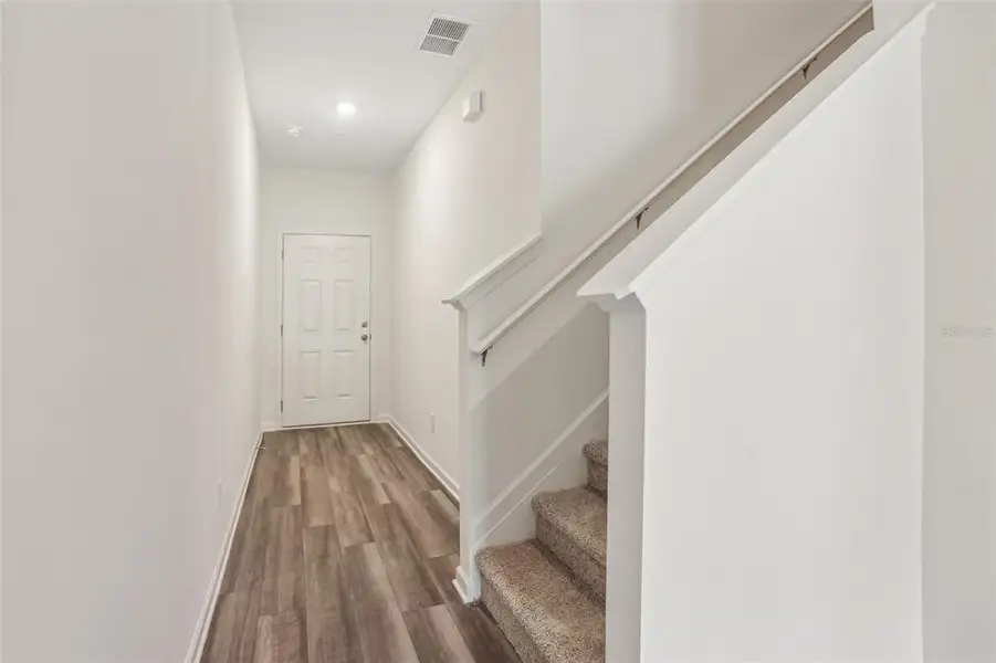 Spacious, unfurnished interior of a new home in , Kissimmee (Image 14).