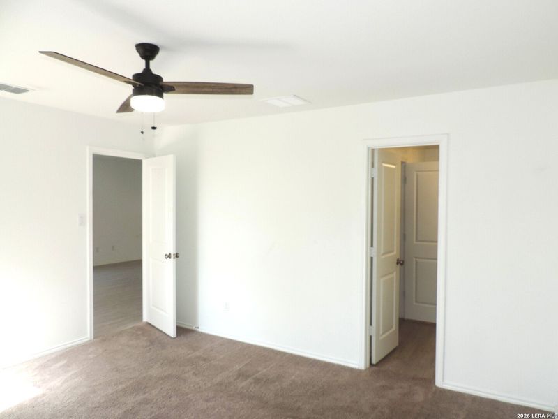 Spacious, unfurnished interior of a new home in Willow View, Converse (Image 6).