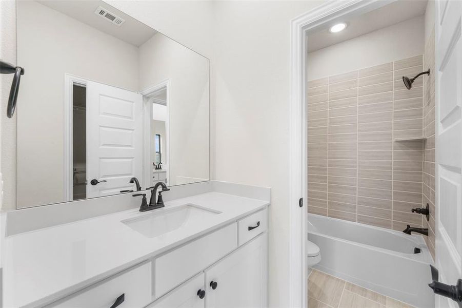 Furnished interior view inside a new home in , Waxahachie (Image 13).