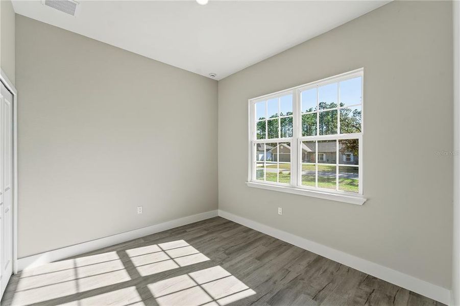 Spacious, unfurnished interior of a new home in , Ocala (Image 18).