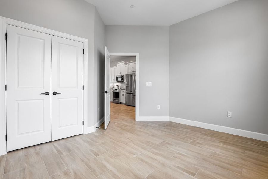 Spacious, unfurnished interior of a new home in Seahaven, Punta Gorda (Image 11).