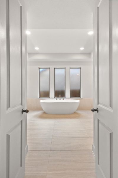 Spacious, unfurnished interior of a new home in Santa Rita Ranch, Liberty Hill (Image 22).