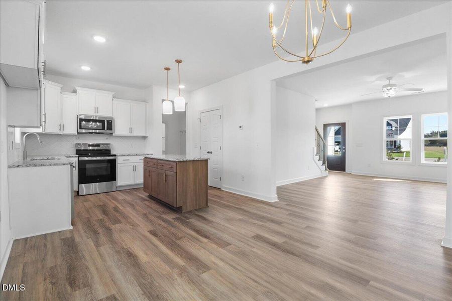 18-101 Hudson Vlg Dr-18