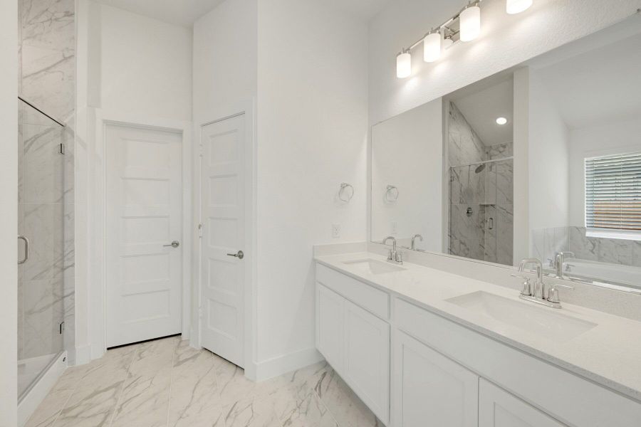 Owner's Bathroom Owner's Bathroom