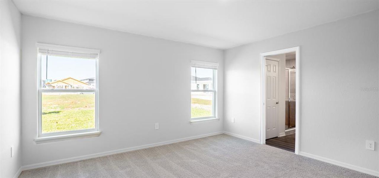 Spacious, unfurnished interior of a new home in Lakeside Preserve, Lakeland (Image 11).
