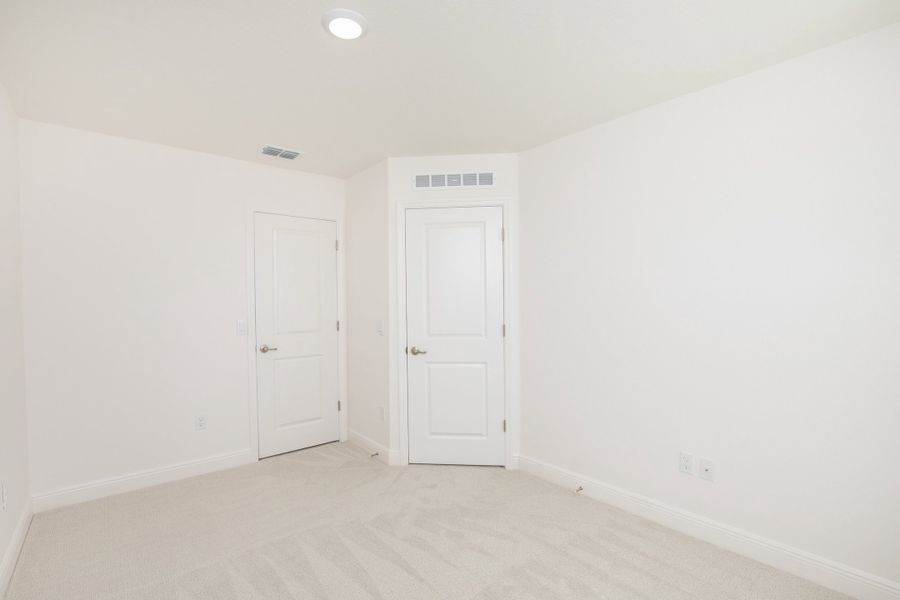 Spacious, unfurnished interior of a new home in Orchid Cove, Bokeelia (Image 16).