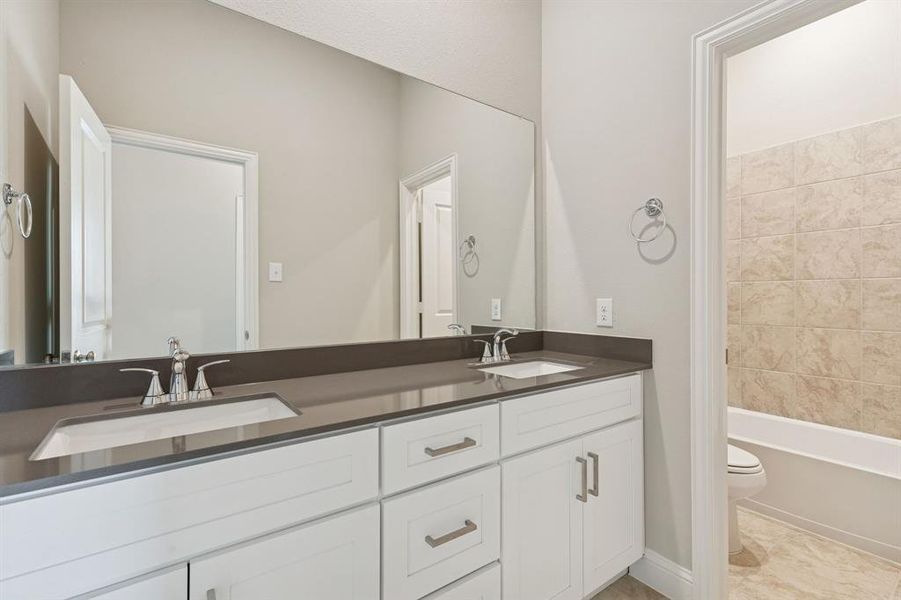 Image 24 of a home in Venetian.