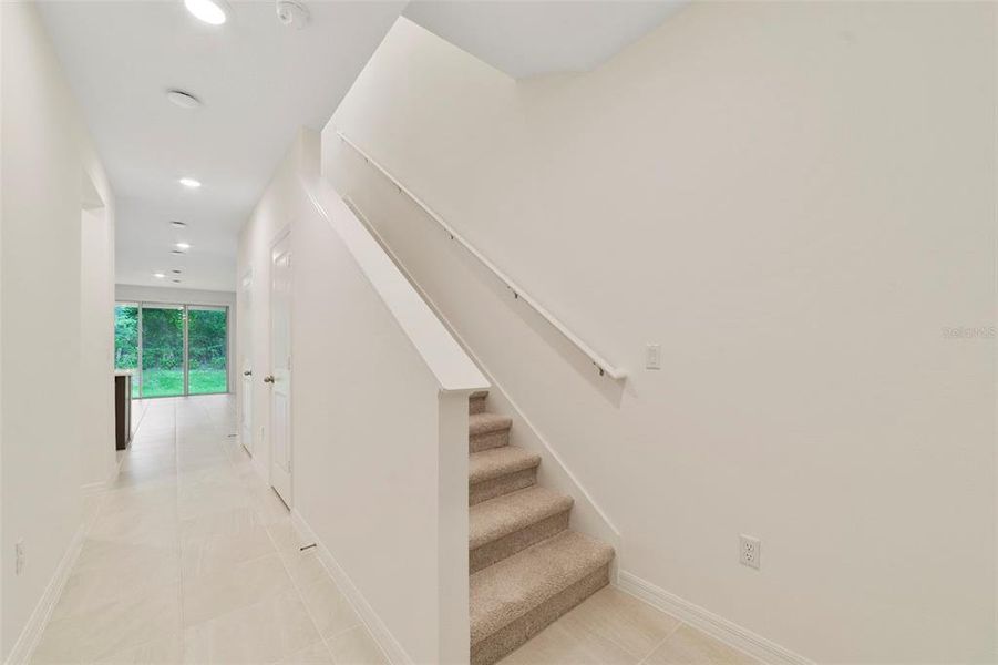 Spacious, unfurnished interior of a new home in Towns at Greenleaf, Oviedo (Image 17).