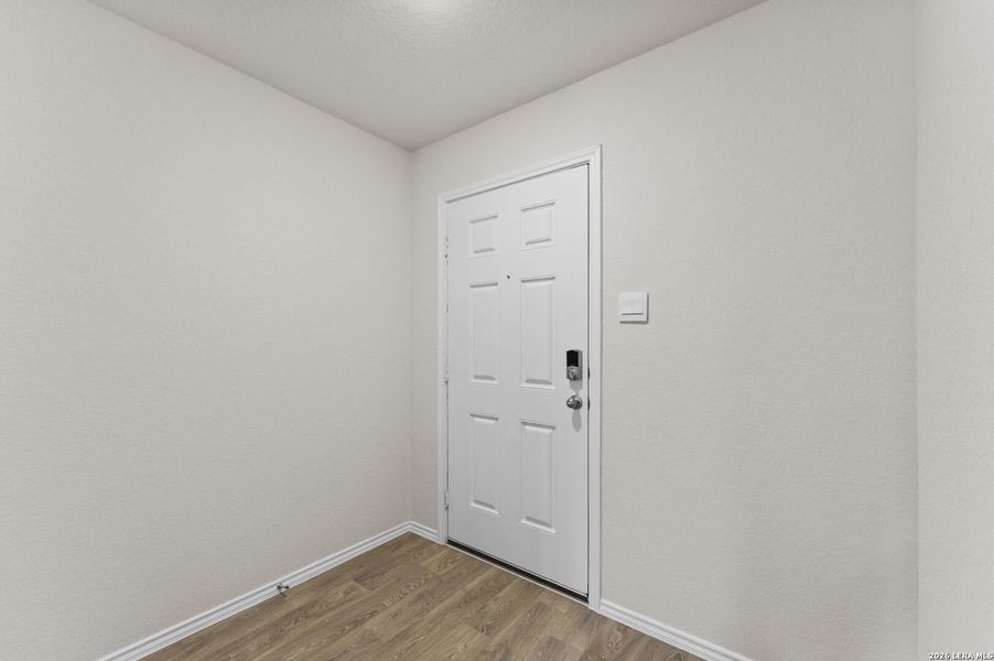 Spacious, unfurnished interior of a new home in Swenson Heights, Seguin (Image 22).