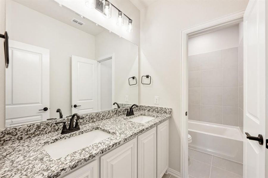 Furnished interior view inside a new home in Somerset, Venus (Image 17).