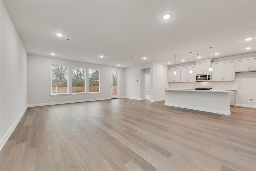 Spacious, unfurnished interior of a new home in Creekside of Crowley, Crowley (Image 24).