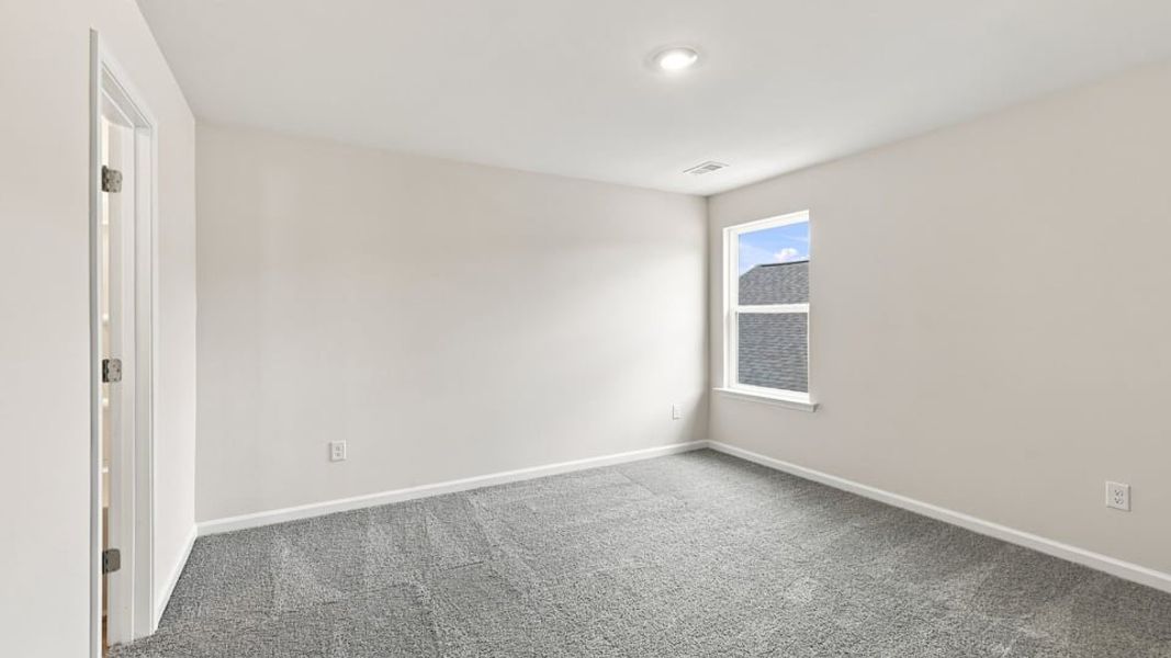 Spacious, unfurnished interior of a new home in Hunters Ridge, Woodruff (Image 34).