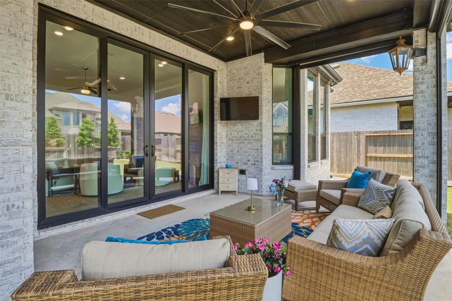 Exterior details and patio area of a home in , Brookshire (Image 29).