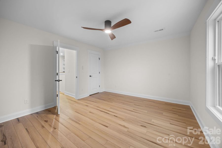 Spacious, unfurnished interior of a new home in , Cleveland (Image 16).