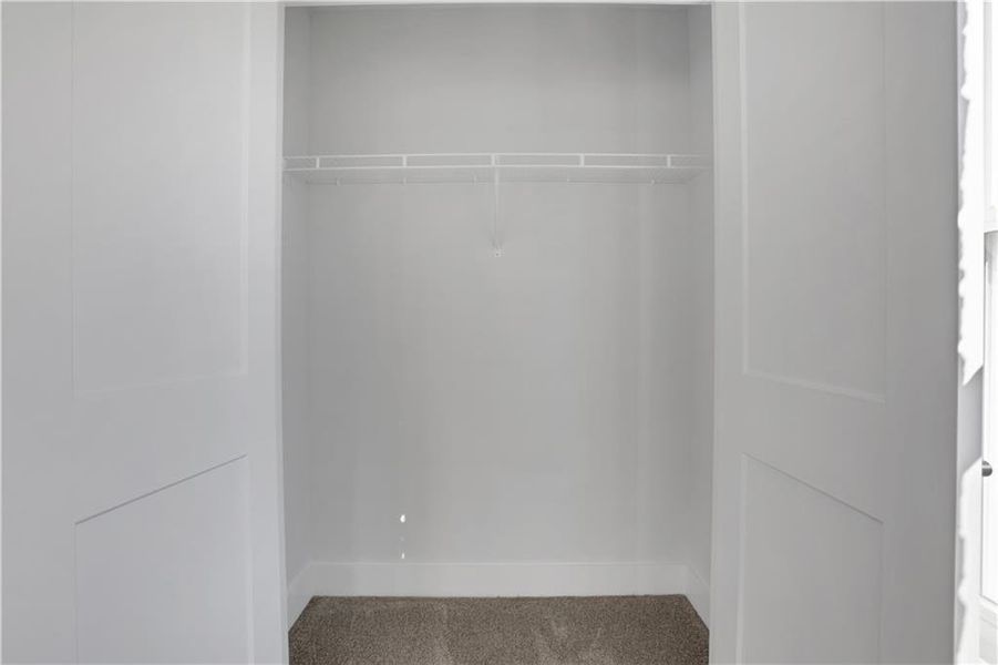 Spacious, unfurnished interior of a new home in Cambridge, Flowery Branch (Image 30).