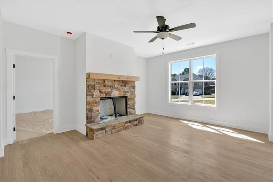 Spacious, unfurnished interior of a new home in , Douglasville (Image 20). Spacious, unfurnished interior of a new home in , Douglasville (Image 20).