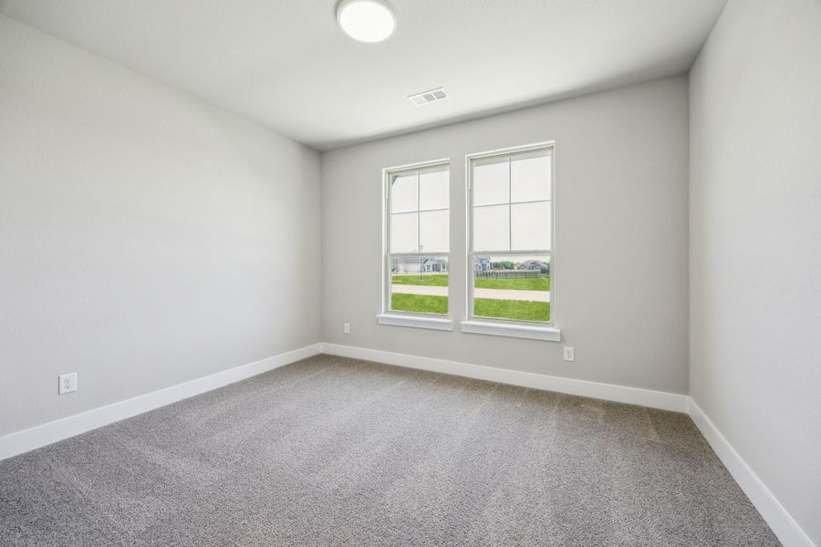 Spacious, unfurnished interior of a new home in Ellis Ranch Estates, Waxahachie (Image 19).