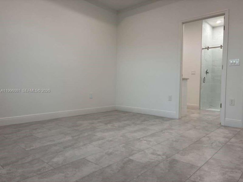 Spacious, unfurnished interior of a new home in , Labelle (Image 18).