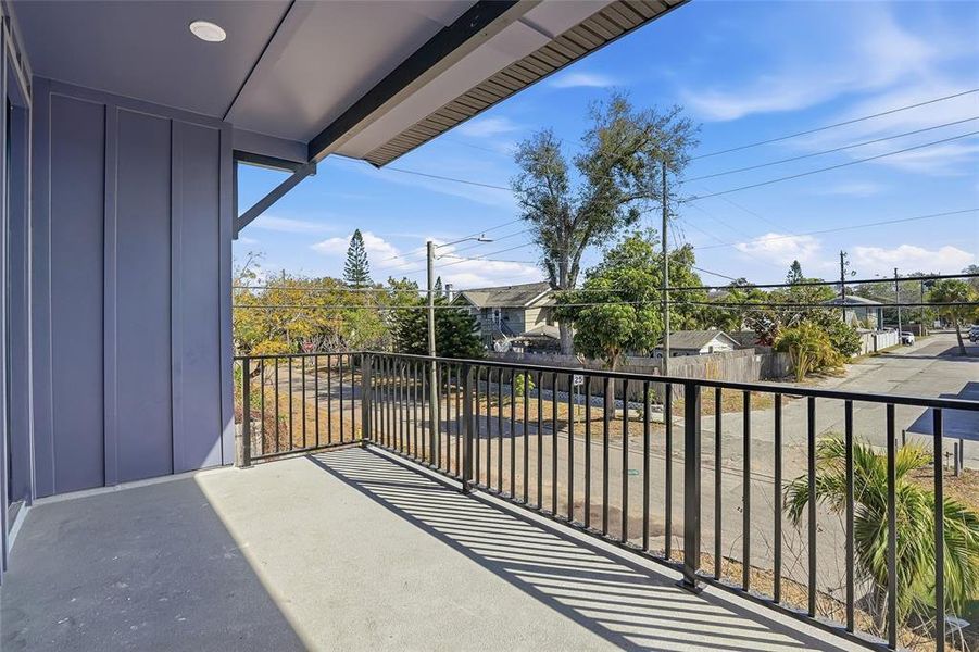 Exterior details and patio area of a home in , St. Petersburg (Image 3).