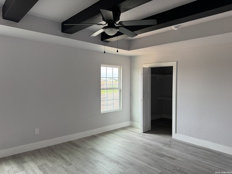 Spacious, unfurnished interior of a new home in , Natalia (Image 15).