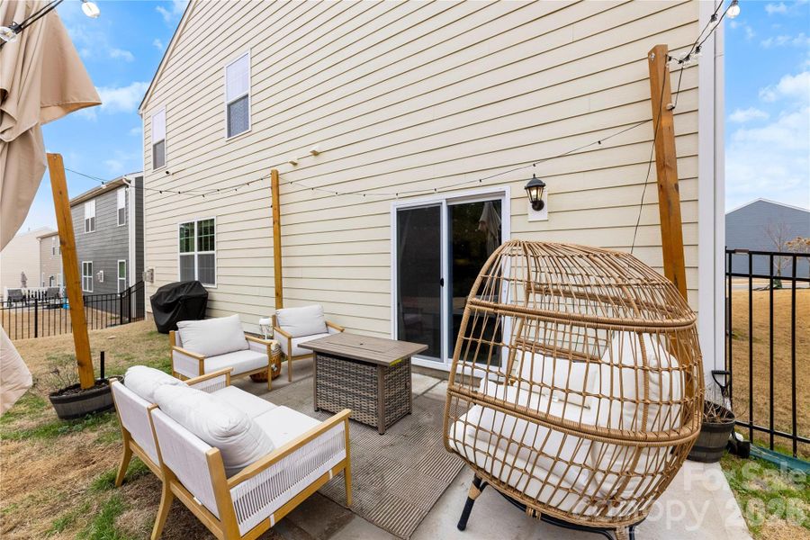 Exterior details and patio area of a home in Calvin Creek, Troutman (Image 4).