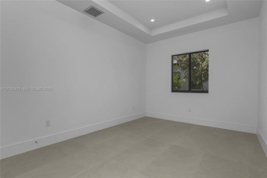 Spacious, unfurnished interior of a new home in , Naples (Image 16).