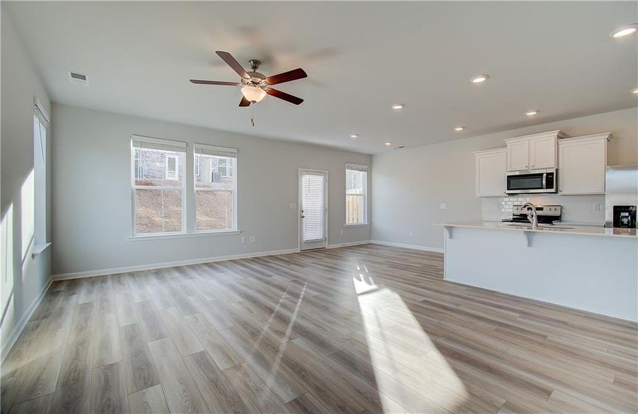 Spacious, unfurnished interior of a new home in Bowers Farm, McDonough (Image 26).