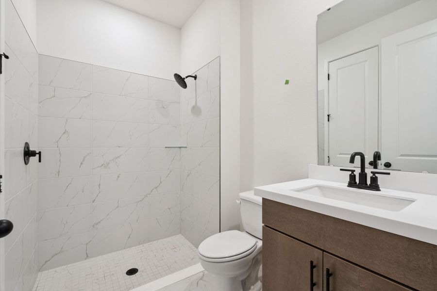 Full Bathroom 2 Full Bathroom 2