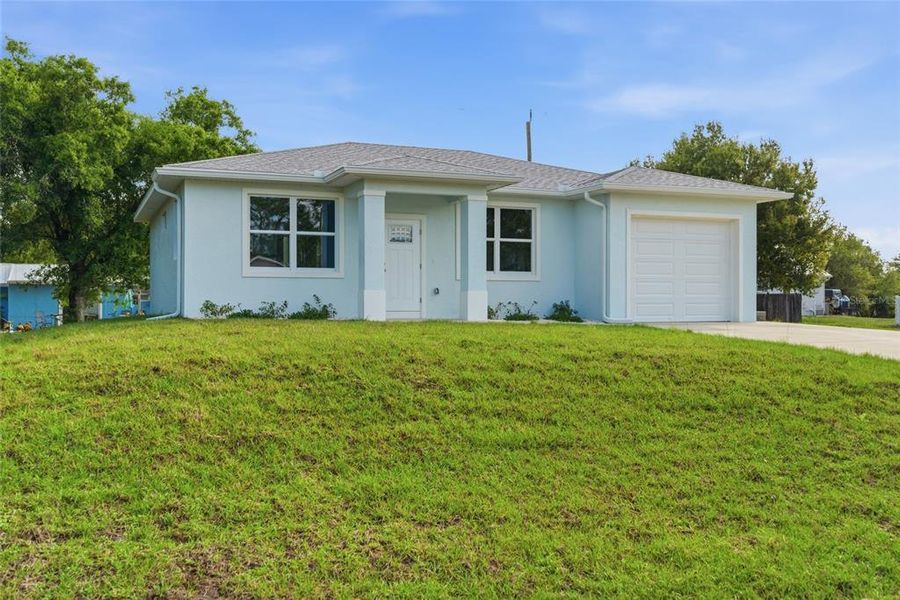 Exterior details and patio area of a home in , Punta Gorda (Image 3).