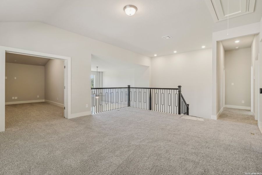 Spacious, unfurnished interior of a new home in Fox Falls, Boerne (Image 20).