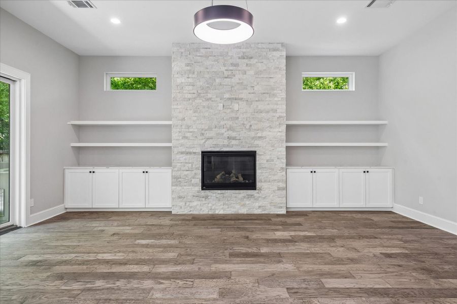 Spacious, unfurnished interior of a new home in , Houston (Image 23).