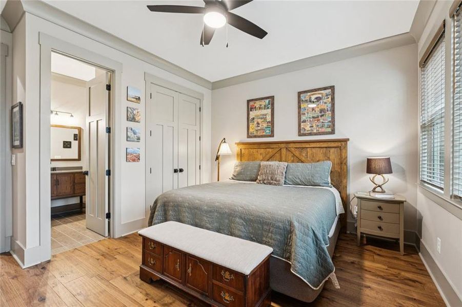Furnished interior view inside a new home in , Dahlonega (Image 40).