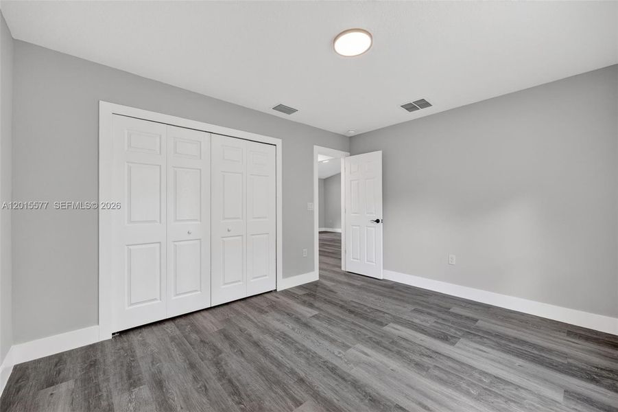 Spacious, unfurnished interior of a new home in , Dunnellon (Image 20).