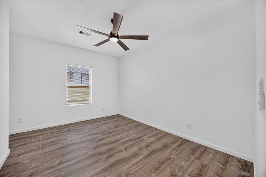 Spacious, unfurnished interior of a new home in , Texas City (Image 19). Spacious, unfurnished interior of a new home in , Texas City (Image 19).