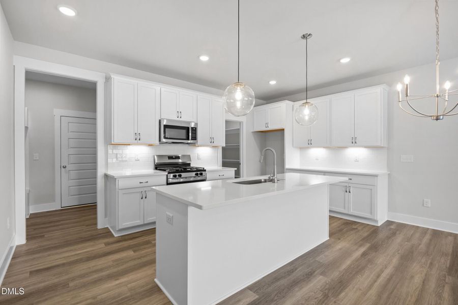 002_AP2-0313 Kitchen_3 - Medium