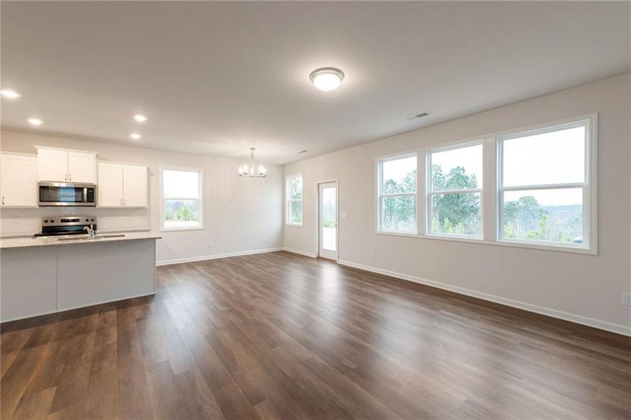 Spacious, unfurnished interior of a new home in , Calhoun (Image 19).