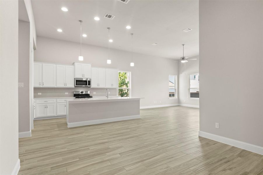 Image 36 of a home in Cross Creek.