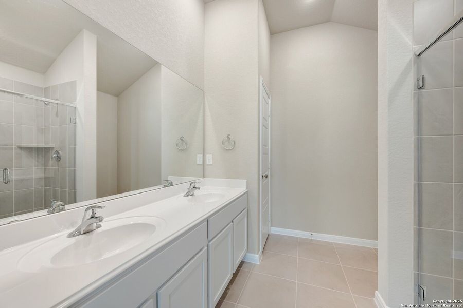Furnished interior view inside a new home in Greenspoint Heights, Seguin (Image 5). Furnished interior view inside a new home in Greenspoint Heights, Seguin (Image 5).