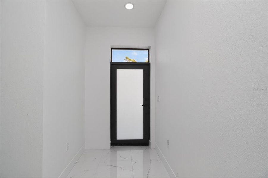 Spacious, unfurnished interior of a new home in , Rotonda West (Image 41).