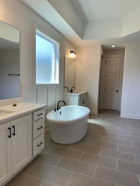 Furnished interior view inside a new home in White Oak, Arlington (Image 9).