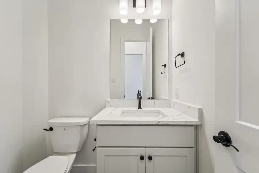 Furnished interior view inside a new home in Evergreen, Conroe (Image 10). Furnished interior view inside a new home in Evergreen, Conroe (Image 10).