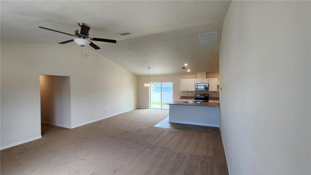 Spacious, unfurnished interior of a new home in , Dunnellon (Image 16).